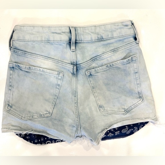 Old Navy Ladies O.G. Short High Rise Jean Shorts Light Blue Size 6 - Picture 4 of 5